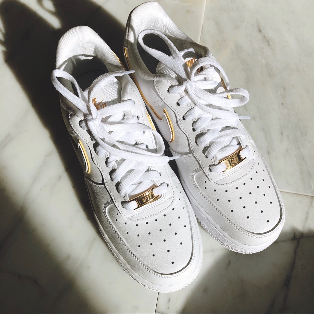 Air force 1 Gold PRICE IS FIRM - Picture 6 of 8